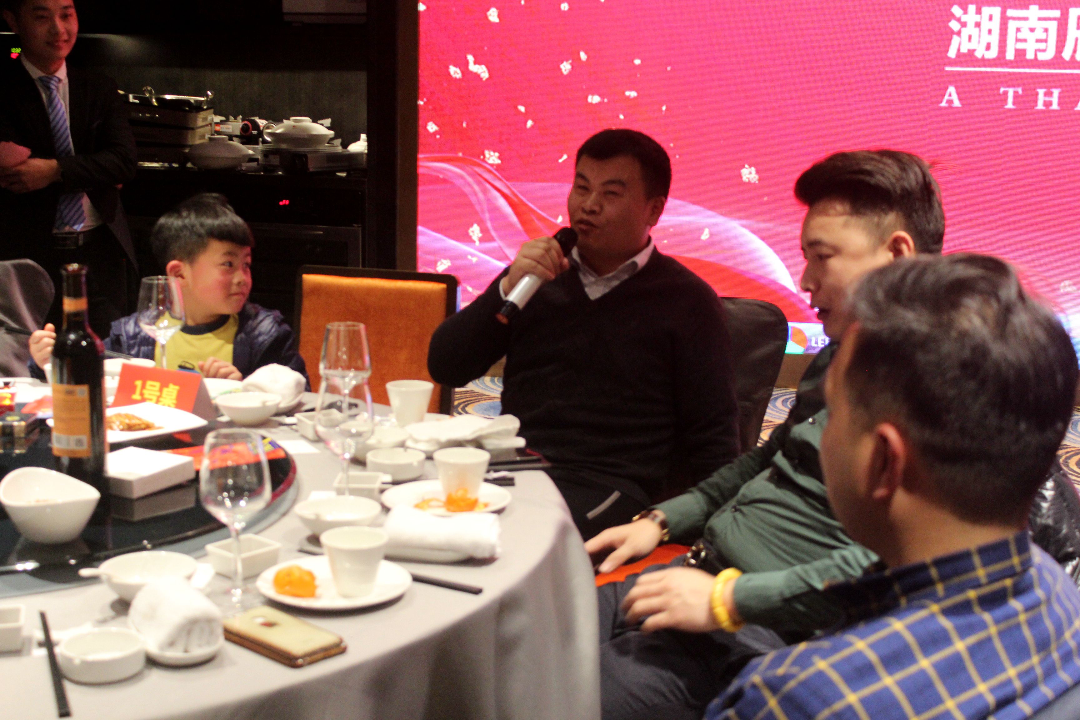 湖南中央空調(diào)，長沙中央空調(diào)，中央空調(diào)