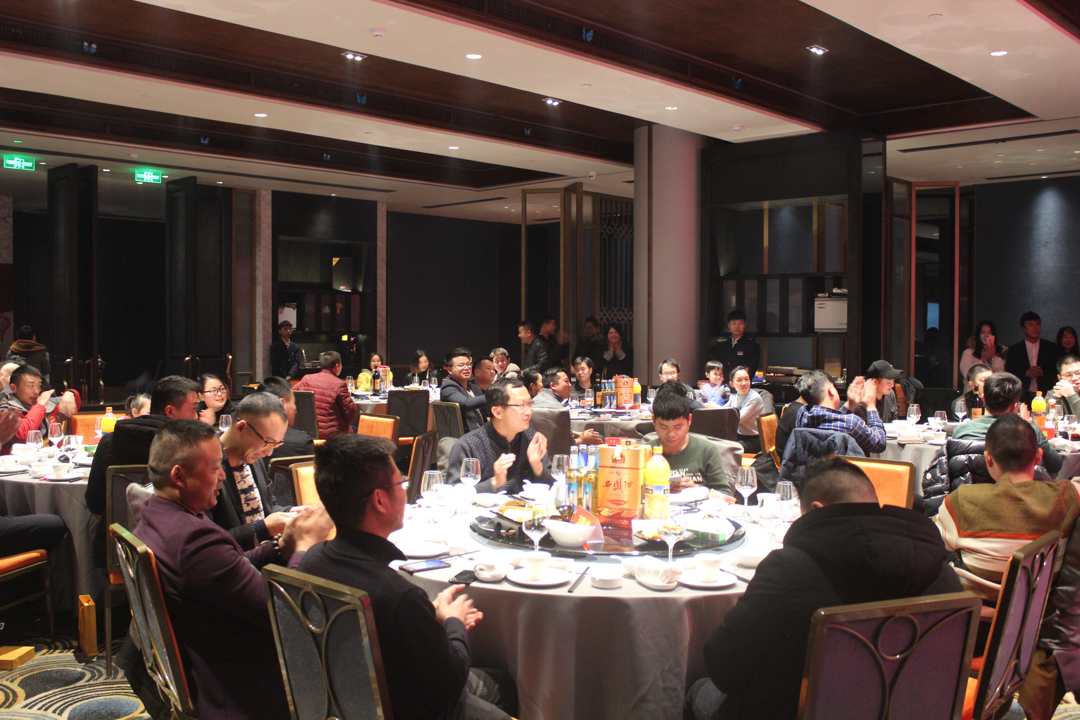 湖南中央空調(diào)，長沙中央空調(diào)，中央空調(diào)